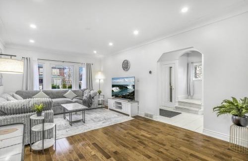 Niagara Falls Villa | Romeo & Juliet Niagara Retreat - Clifton Hill