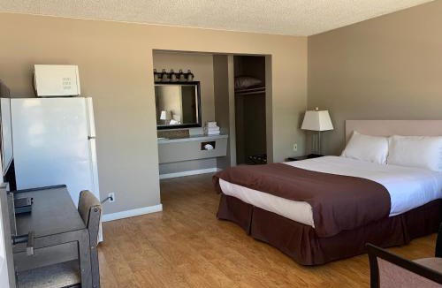 Golden Hotel | Rondo Motel