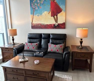 Kensington Apartment | Rooftop Terrace, Air Conditioning, Sunnyside King Bed, Parking, Kensington C-Train, Top Property
