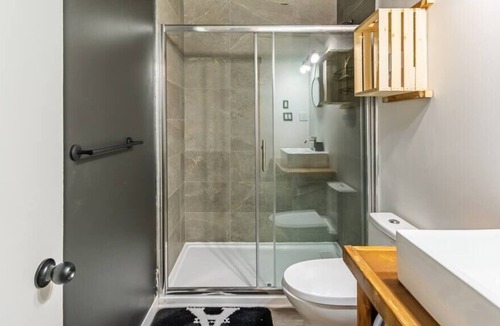 Les Rivieres Apartment | Room in the Heart of the City