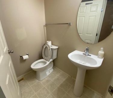 West Edmonton House | Room with Extra Comfort near West Edmonton Mall Room 3