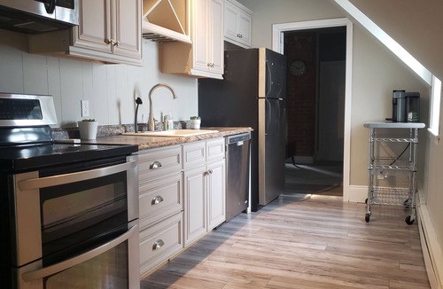 Fredericton Apartment | Rosé All Day | Downtown King Studio, Full Kitchen & Free Parking
