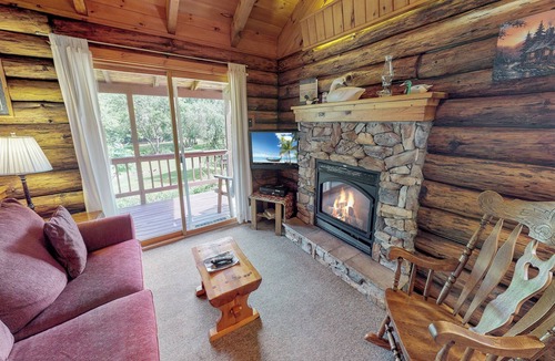 Gaines Cabin | Rough Cut Lodge - Maple Cabin