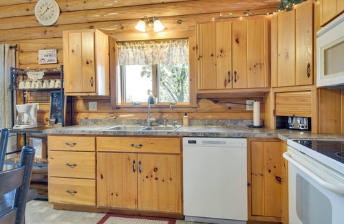 Romulus Cottage | Rural New York Vacation Rental w/Deck
