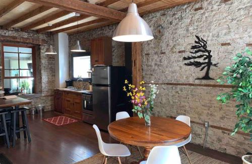 Fergus Apartment | Rustic Cozy Fireplace Getaway with Loft - Stone Mill Retreat