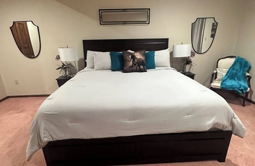 Hancocks Bridge Bed & Breakfast | Rustic Elegance Meets Outdoor Charm - 2 bedroom Middletown