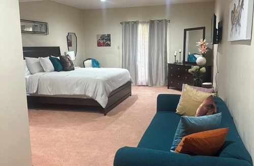 Hancocks Bridge Bed & Breakfast | Rustic Elegance Meets Outdoor Charm - 2 bedroom Middletown