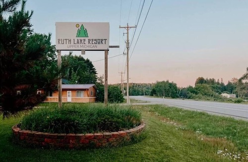 Michigamme Cabin | Ruth Lake Resort Motel Suite 7