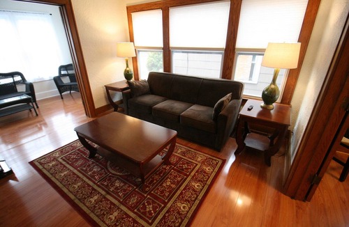Niagara Falls Apartment | Safe, Clean & Spacious, Great for Families