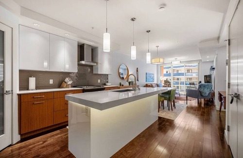 Connaught Condo | Sage & Saddle | Balcony | UG Park | Beltline | BBQ