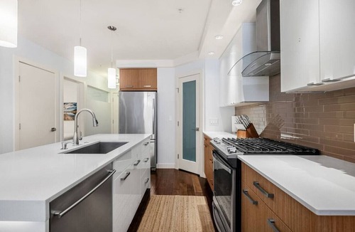 Connaught Condo | Sage & Saddle | Balcony | UG Park | Beltline | BBQ