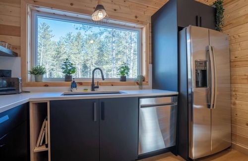 Mauricie House | Sanctuaire des Pins | Hot Tub | Sauna |10 Guests
