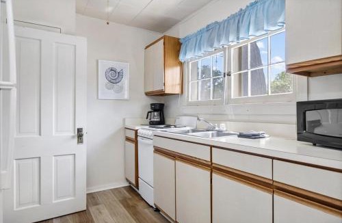 Traverse City Apartment | Sandbar Cottage 4 . Sandbar Cottage 4