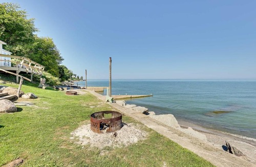 Geneva-on-the-Lake House | Scenic Geneva Cottage w/Lake Erie Beach Access!