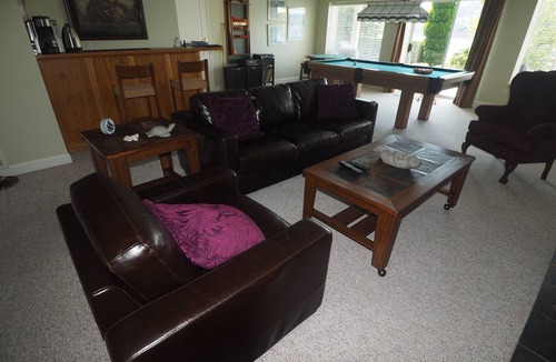 Port Moody Apartment | Sea Coast Inn Spa Suite- Registered and Licensed Beach Front Getaway