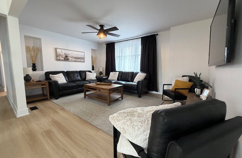 Cornwall House | Seaway Valley Retreat Spacious 5-bedroom home that sleeps up to 10 guests.