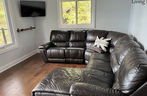 Havelock-Belmont-Methuen Cottage | Secluded Lakefront Getaway with private cove - 4 season cottage