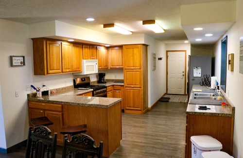 Bridgman House | Secluded Retreat with Heated Indoor Pool 5 min from the beach