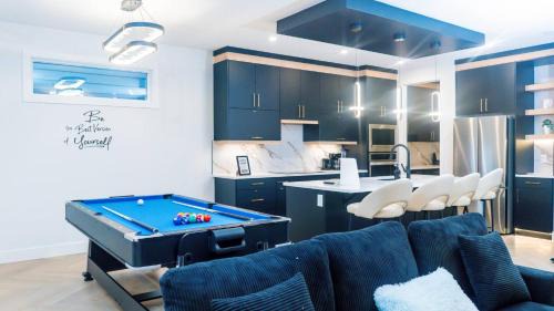 Southwest Edmonton House | Serene 3 Bedroom Home near YEG with Pool table