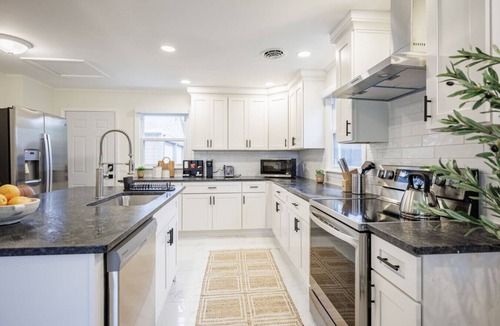 Rochester House | Serene 3BR Retreat, walk to URMC, RIT & Golisano