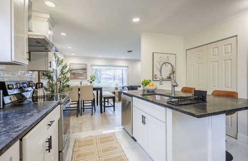 Rochester House | Serene 3BR Retreat, walk to URMC, RIT & Golisano