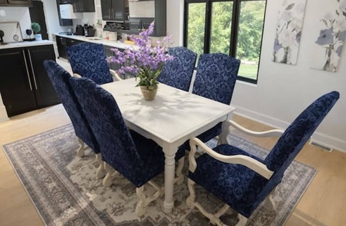 East Cleveland House | Serene King Suite Retreat