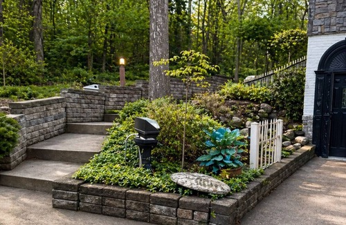 East Cleveland House | Serene King Suite Retreat