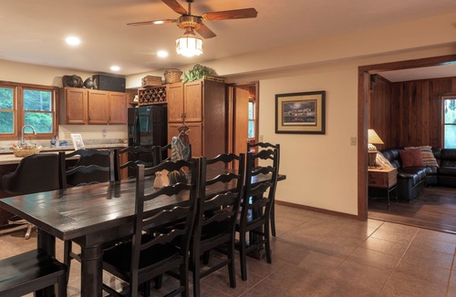 Killbuck House | Serene Retreat in SW Holmes County, OH - Nature-Lover's Paradise - Dog-Friendly!