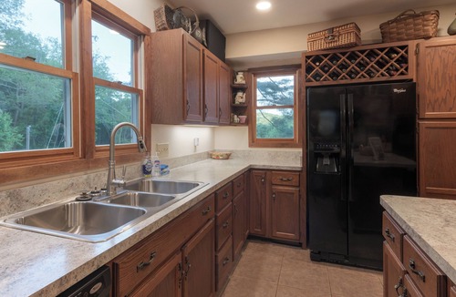 Killbuck House | Serene Retreat in SW Holmes County, OH - Nature-Lover's Paradise - Dog-Friendly!
