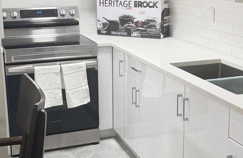 Surrey House | Serene South Surrey Retreat – Book Before It’s Gone!