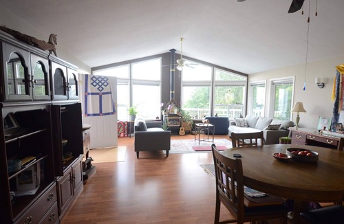 Central Kootenay Bed & Breakfast | Serenity. So peaceful! .A place to retreat on kootenay lake