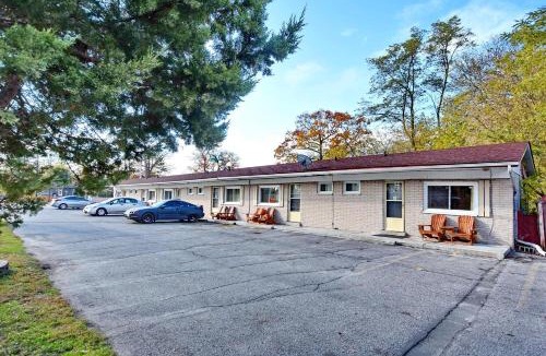 Wasaga Beach Hotel | Sharodon Sands Motel