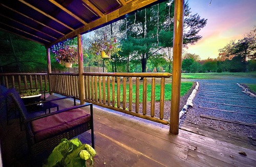 Marienville Cabin | Shire Villa: New Hot Tub, String Lit Fire Pit, Axe Throwing & Bigfoot!