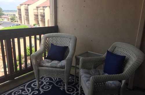 Port Clinton Condo | Shores #6: 1 BR sleeps 4