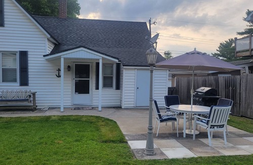 Saint Joseph House | Short walking distance to EVERYTHING St. Joe has to offer.