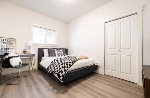 Richmond House | Si & Daniel Home Near YVR Airport & Skytrain Separate Entry Free Parking