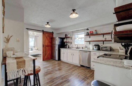 Indianapolis House | Single-Story Charmer! 5BR! Pet Friendly Getaway