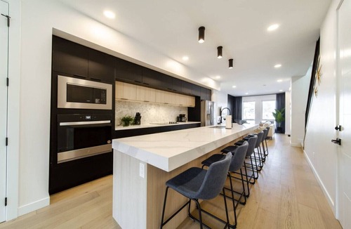 Southwest Edmonton House | Skyline Serenity | HotTub | Rooftop Patio |Central