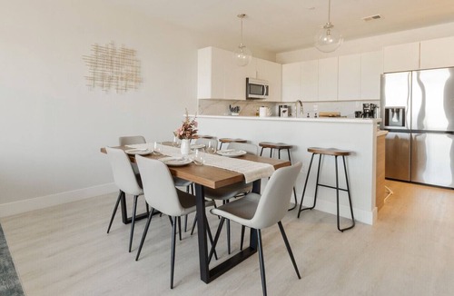 Downtown Jersey City Apartment | Sleek 3BR Loft | Modern Design | Gym & Near Transit