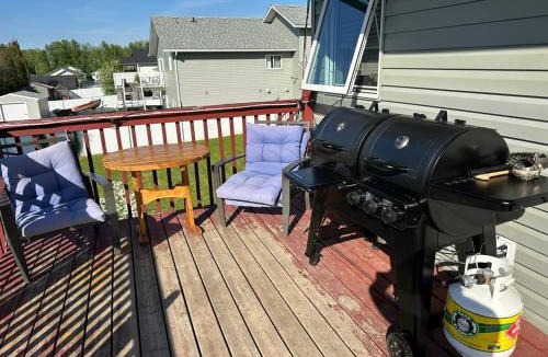 Fox Creek House | Sleep & Grill, 5BR, Huge Yard, Smoker, BBQ