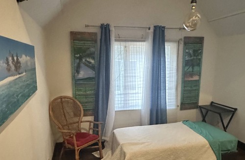 Buffalo Villa | Sleeps 6 Buffalo N.Y. 19min from Niagara Falls beautiful sunsets