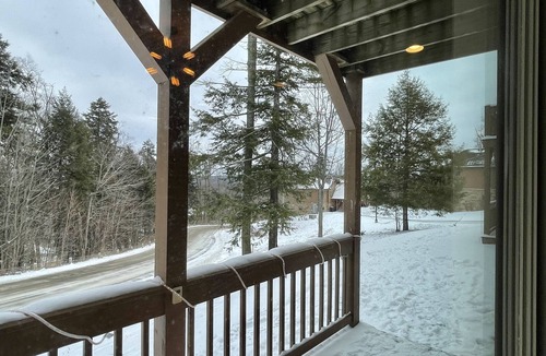 Clymer Condo | Slopeside, ski-in, ski-out condo perfectly set along run 24.