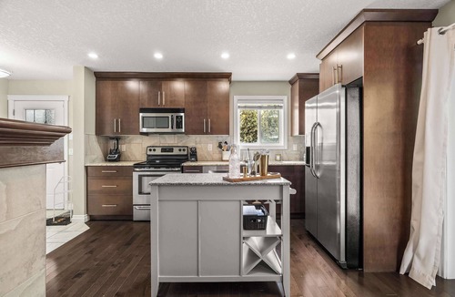 Bridgeland House | Social Haus | 3 Bedroom in Bridgeland | 65 Inch TV