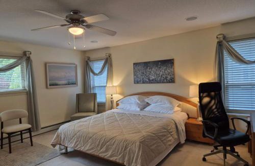 Maple Ridge Bed & Breakfast | Solo Room-Meadow Ridge Haven