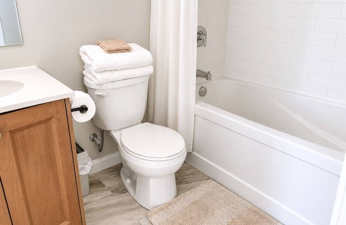 Doon South Condo | South Kitchener Retreat | 2BR 2BA · Steps to Grand River Trails · Free Parking