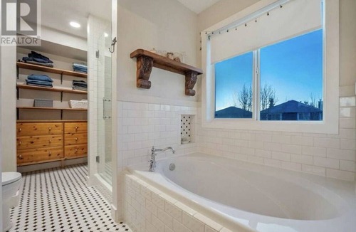 Southeast Calgary House | Southeast Calgary Lake Community Home