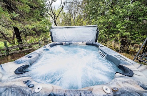 Saint-Leon-de-Standon Ski Chalet | Spa, Nature & Adventure | Chalet Le Vagabond