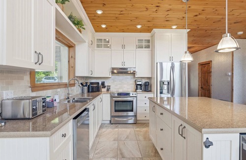 Saint-Faustin-Lac-Carre Ski Chalet | Spa & pool Access - Refuge au fil des saisons