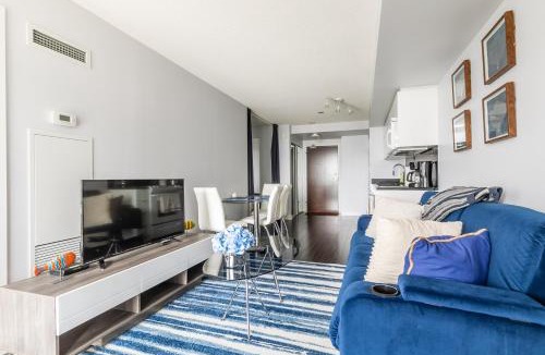 CityPlace Apartment | Spacious 1 Bedroom plus Den Condo Iceboat Terrace Downtown Toronto