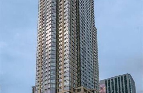 Hudson Exchange Apartment | Spacious 2BR | Full Kitchen | Washer/Dryer | by GLS